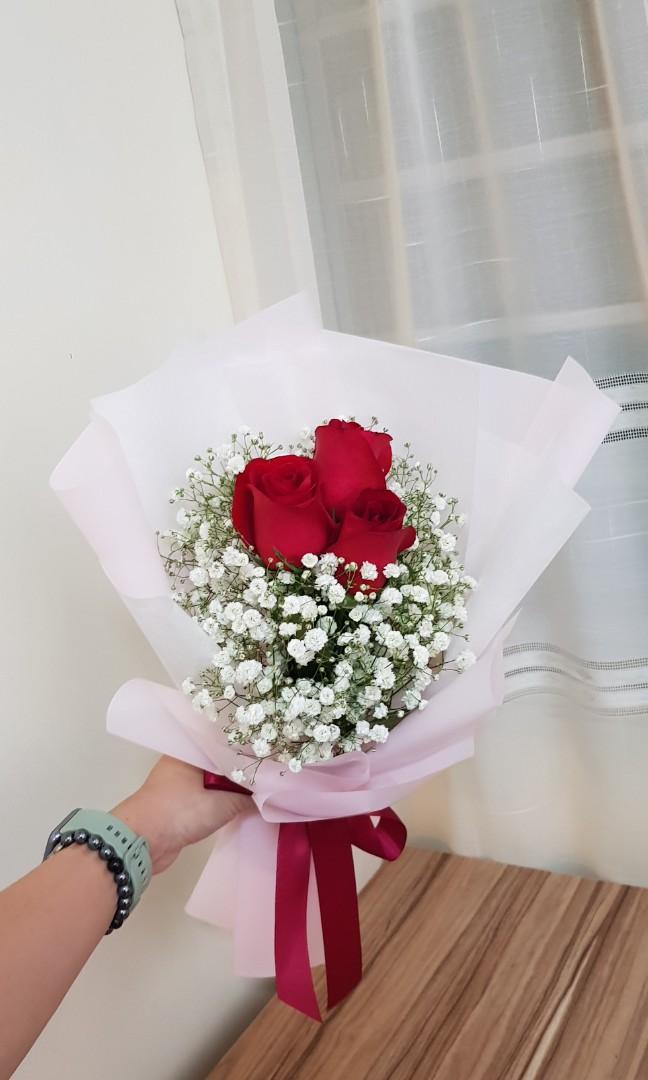 Teleflora's Love Medley Bouquet with Red Roses (Size: A)